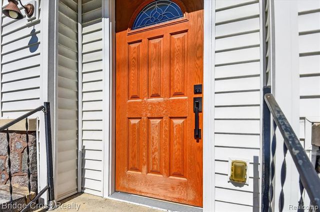 285 E Long Lake, Troy, MI 48085
