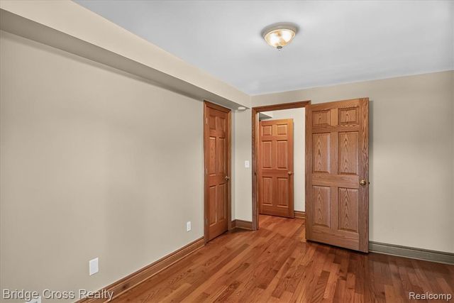 285 E Long Lake, Troy, MI 48085