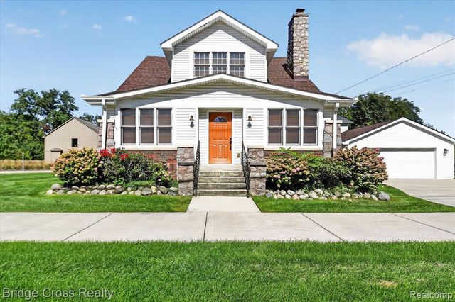 285 E Long Lake, Troy, MI 48085