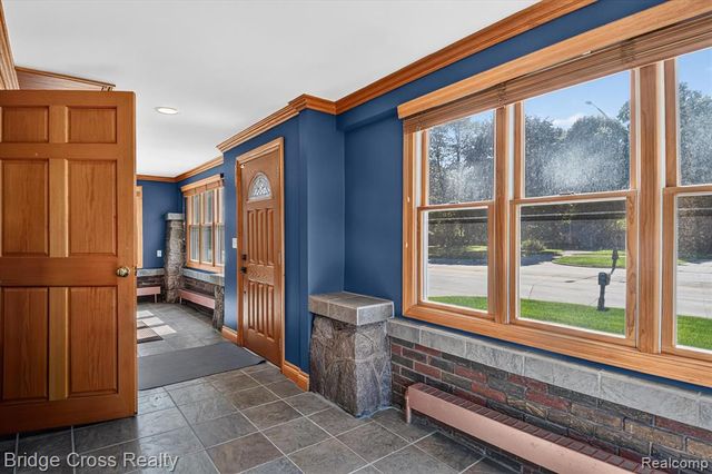 285 E Long Lake, Troy, MI 48085