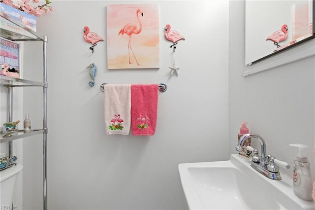 927 Still Harbor CIR, Chesapeake, VA 23320