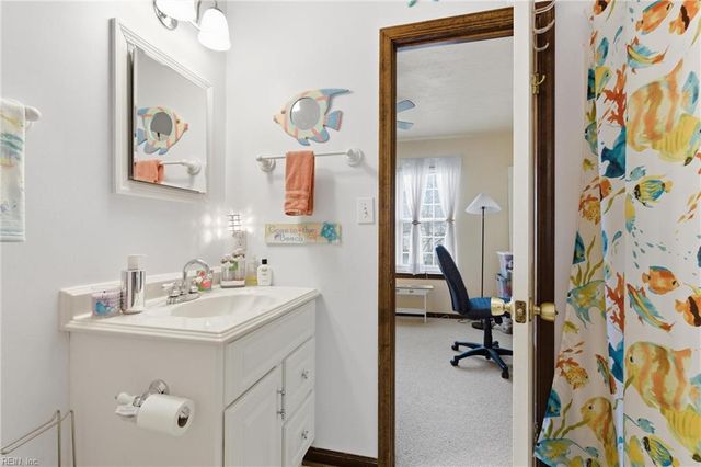 927 Still Harbor CIR, Chesapeake, VA 23320