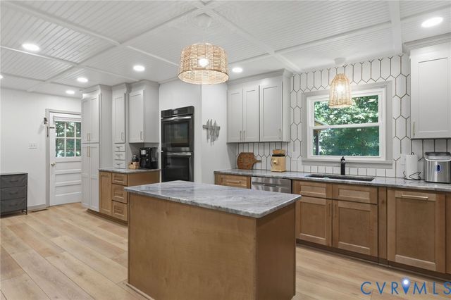 1024 Otterdale Rd, Midlothian, VA 23114