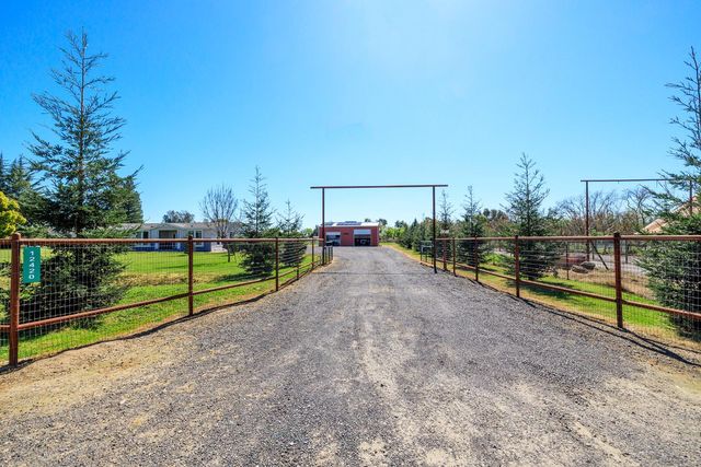 12420 Lancaster Rd, Oakdale, CA 95361