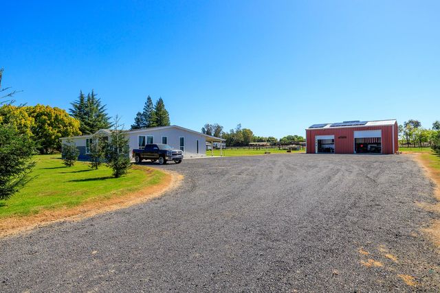 12420 Lancaster Rd, Oakdale, CA 95361