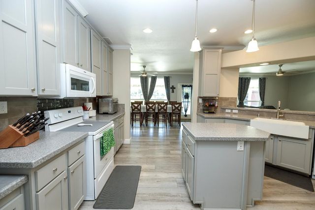 12420 Lancaster Rd, Oakdale, CA 95361