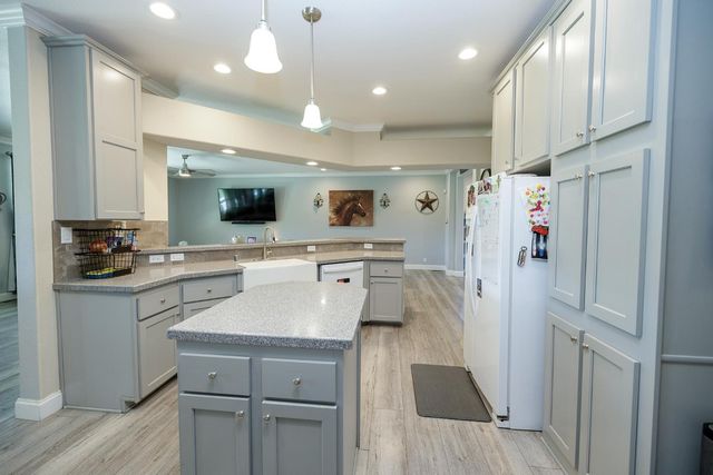 12420 Lancaster Rd, Oakdale, CA 95361