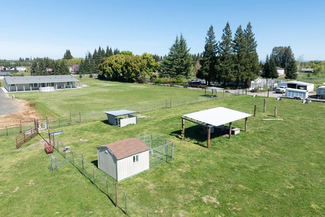 12420 Lancaster Rd, Oakdale, CA 95361