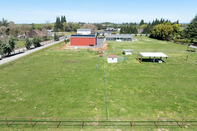 12420 Lancaster Rd, Oakdale, CA 95361