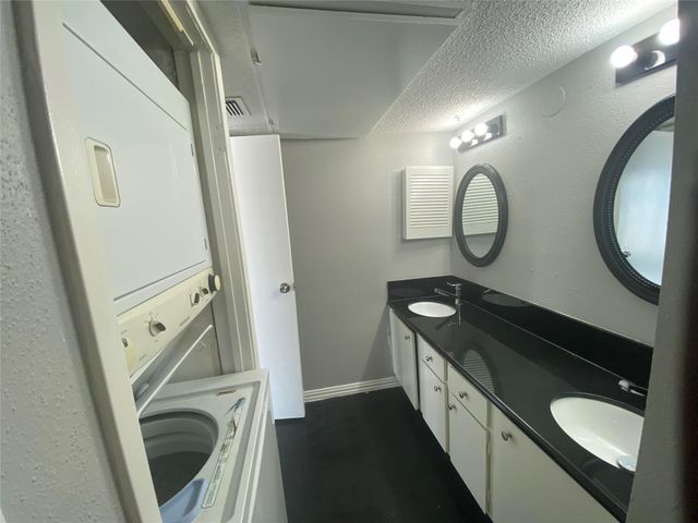 10053 Westpark Drive 334, Houston, TX 77042