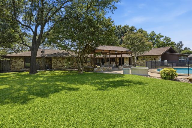 715 Stonelake Drive, Cleburne, TX 76033