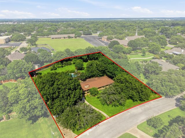 715 Stonelake Drive, Cleburne, TX 76033