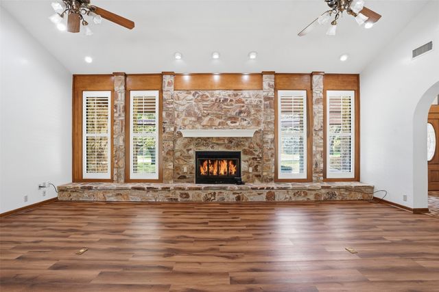 715 Stonelake Drive, Cleburne, TX 76033