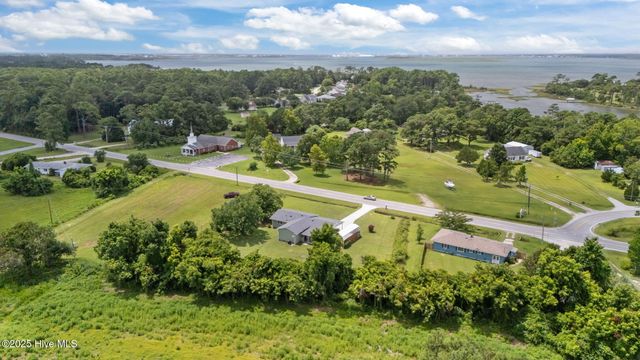 1198 Highway 101, Beaufort, NC 28516