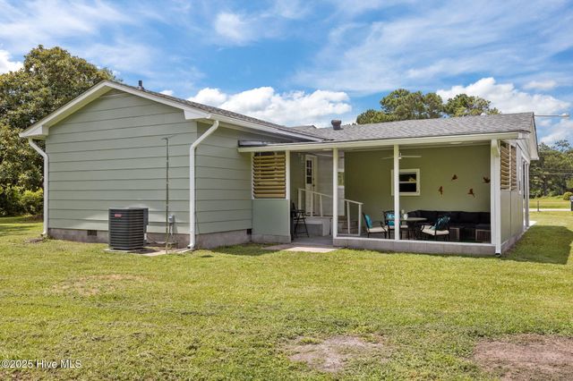 1198 Highway 101, Beaufort, NC 28516