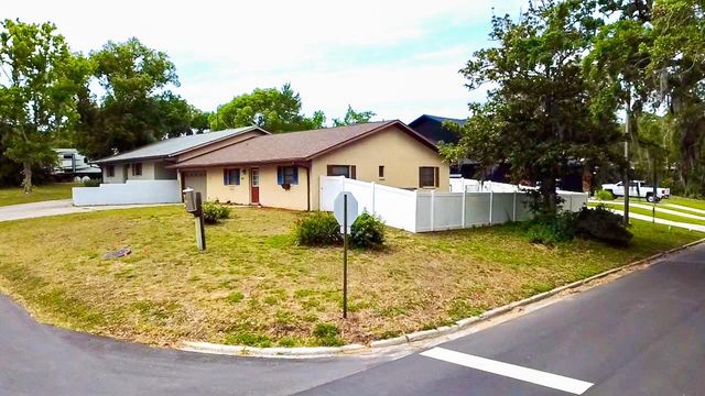 700 W DAMPIER STREET, Inverness, FL 34450