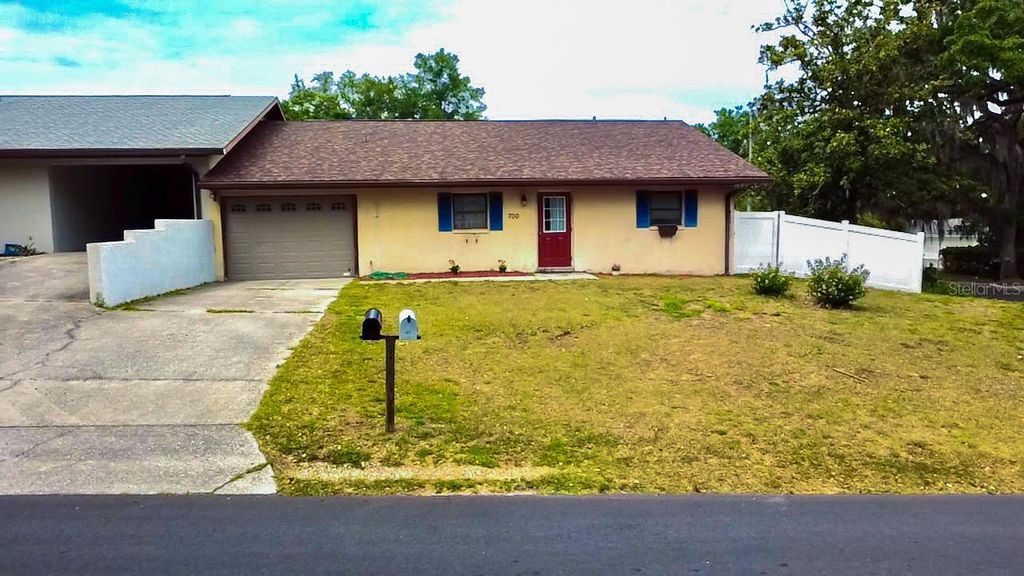700 W DAMPIER STREET, Inverness, FL 34450