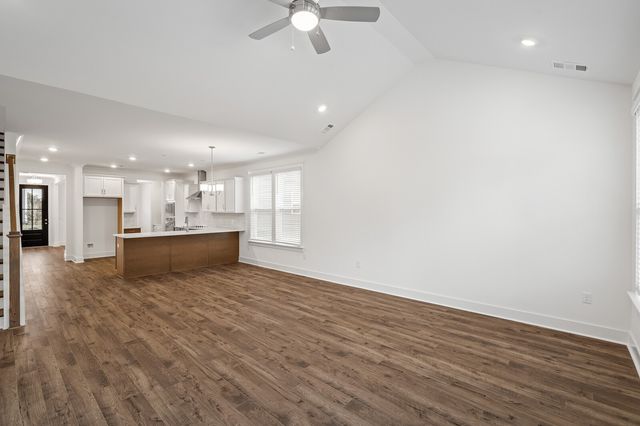 114 Portico Pl, La Vergne, TN 37086