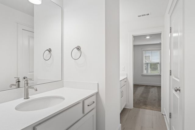 114 Portico Pl, La Vergne, TN 37086