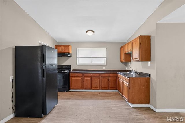 6851 Woodhurst Drive, Berkeley, MO 63134
