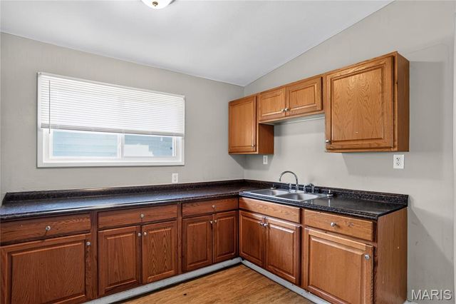 6851 Woodhurst Drive, Berkeley, MO 63134