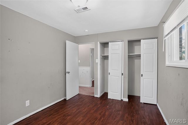 6851 Woodhurst Drive, Berkeley, MO 63134