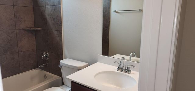 8706 Sunbury Oak Circle, Richmond, TX 77407