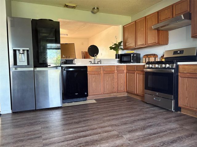 3119 Becker Glen Street, Fresno, TX 77545