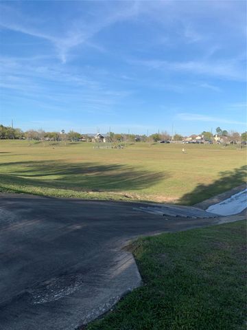 3119 Becker Glen Street, Fresno, TX 77545