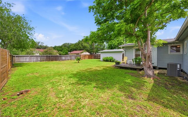 414 Homecrest St, Corpus Christi, TX 78412