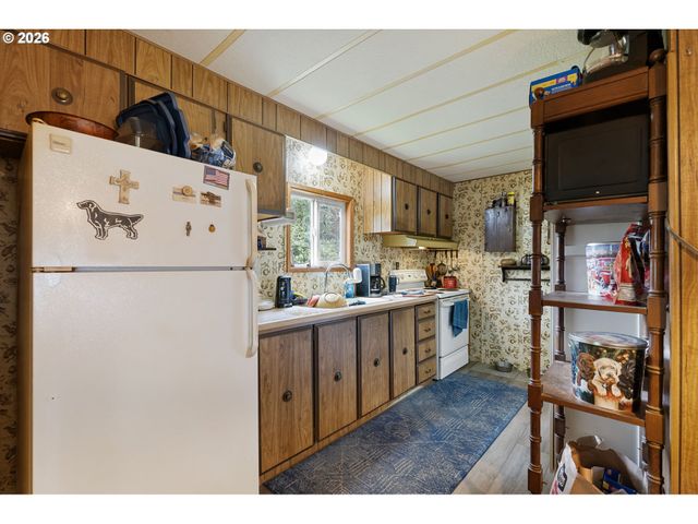 4826 RHODODENDRON Loop, Florence, OR 97439