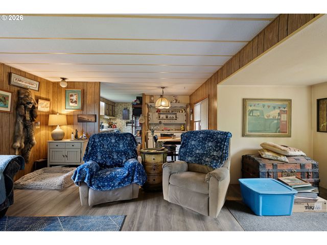 4826 RHODODENDRON Loop, Florence, OR 97439