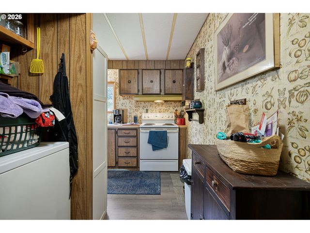 4826 RHODODENDRON Loop, Florence, OR 97439