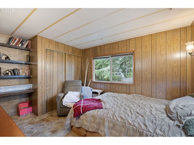 4826 RHODODENDRON Loop, Florence, OR 97439