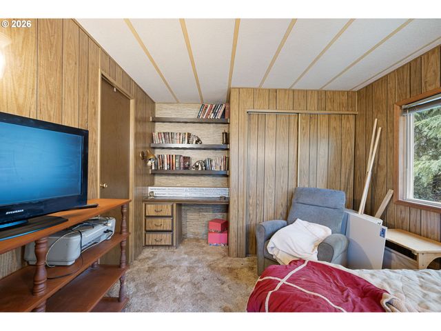 4826 RHODODENDRON Loop, Florence, OR 97439