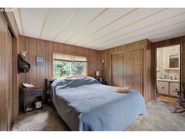 4826 RHODODENDRON Loop, Florence, OR 97439