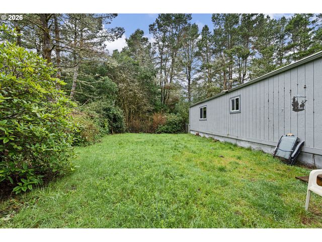 4826 RHODODENDRON Loop, Florence, OR 97439