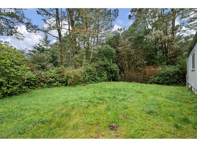 4826 RHODODENDRON Loop, Florence, OR 97439