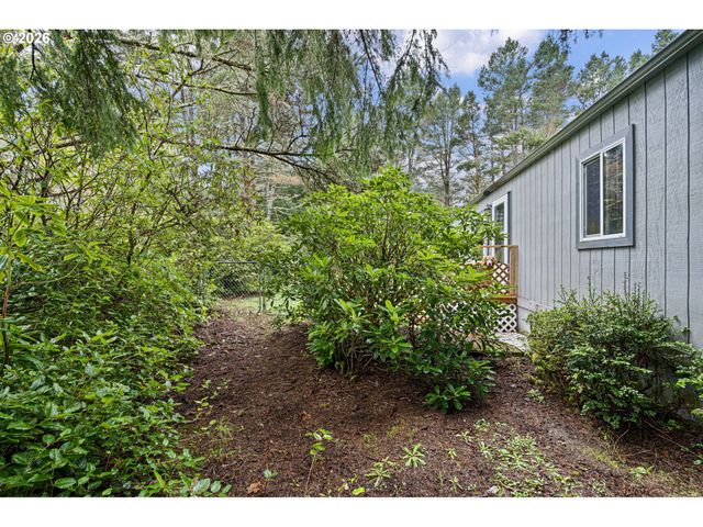 4826 RHODODENDRON Loop, Florence, OR 97439
