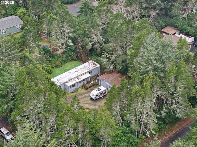 4826 RHODODENDRON Loop, Florence, OR 97439