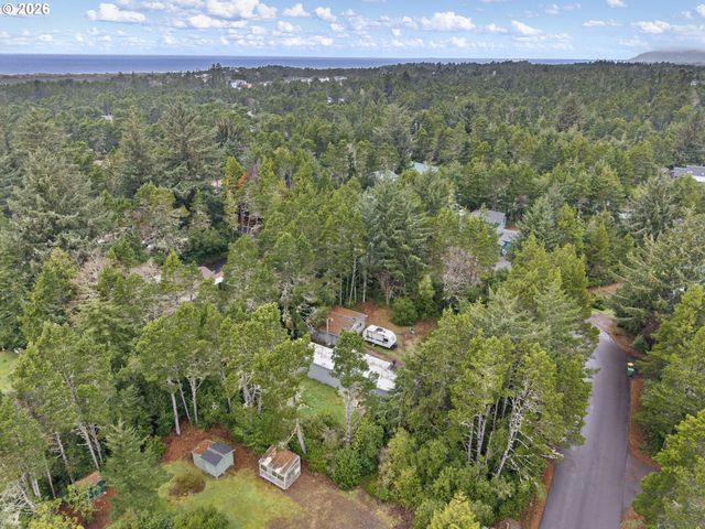 4826 RHODODENDRON Loop, Florence, OR 97439