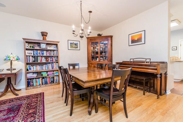 220 W Scott Street A, Chicago, IL 60610