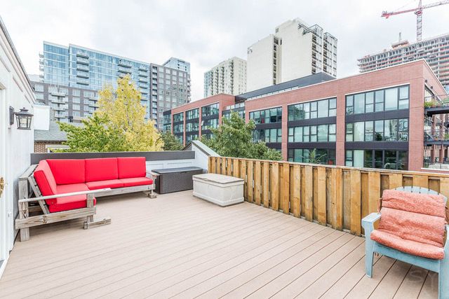 220 W Scott Street A, Chicago, IL 60610