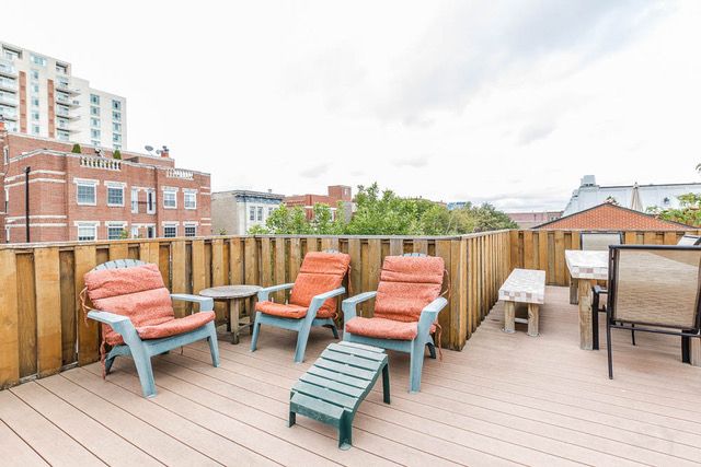 220 W Scott Street A, Chicago, IL 60610