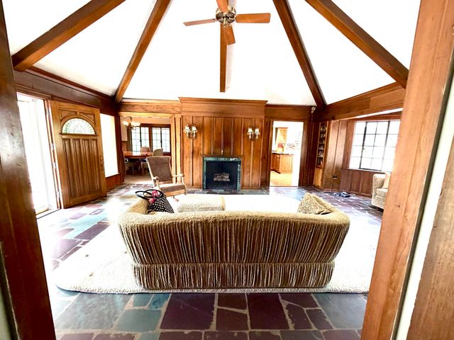 19 S Moorland Drive, Battle Creek City, MI 49015
