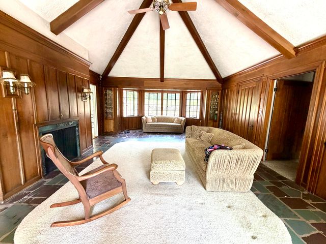 19 S Moorland Drive, Battle Creek City, MI 49015