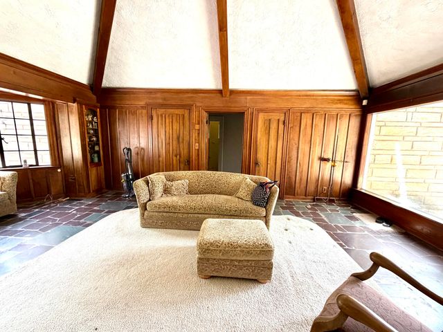19 S Moorland Drive, Battle Creek City, MI 49015