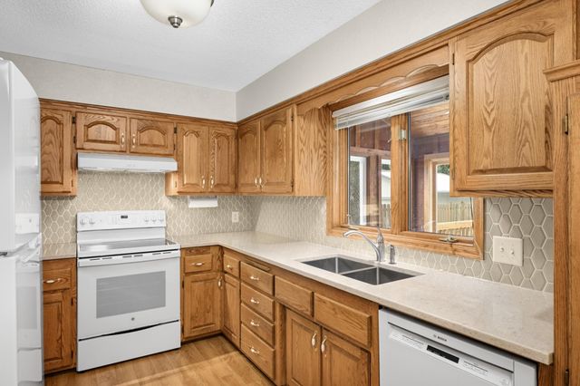 1299 Yukon Court N, Golden Valley, MN 55427