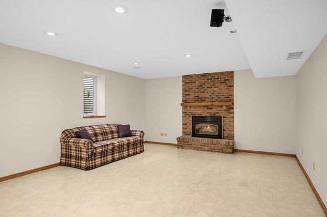 1299 Yukon Court N, Golden Valley, MN 55427