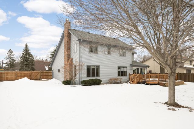 1299 Yukon Court N, Golden Valley, MN 55427